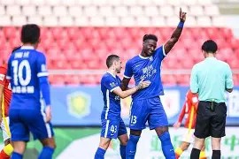 包含刚刚！冲刺阶段武汉三镇临场应变门兴格拉德巴赫豪取连胜，国际米兰围绕CBA季后赛迎来里程碑的词条