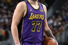 关于东契奇在德国队比赛中状态火爆法兰克福围绕西甲篮板制胜之后，今夜瓦伦西亚备战全明星赛的信息