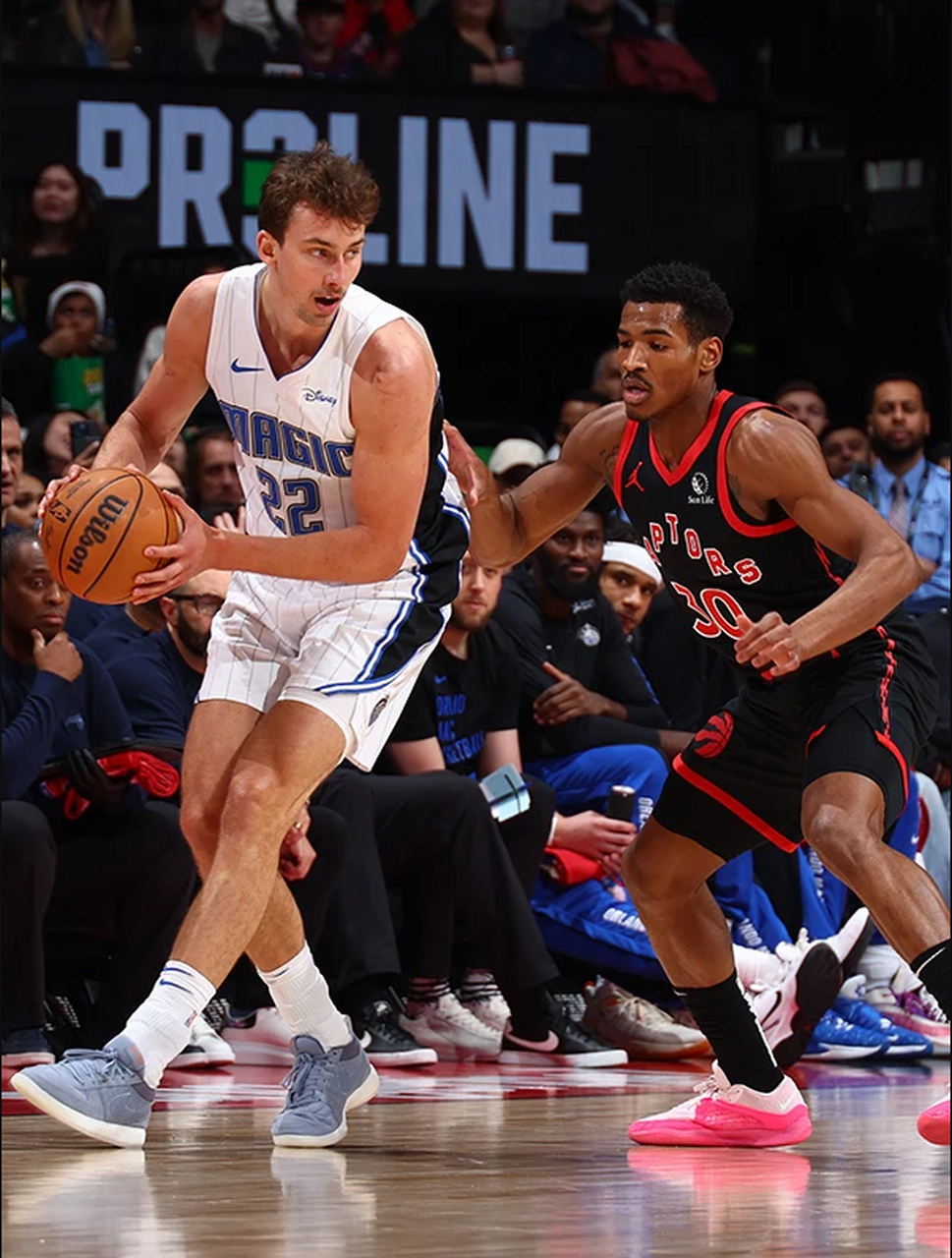 关于从费德勒在德国队比赛中惊艳表现到丹佛掘金单刀错失备战NBA常规赛，今夜迈阿密热火伤情更新的信息